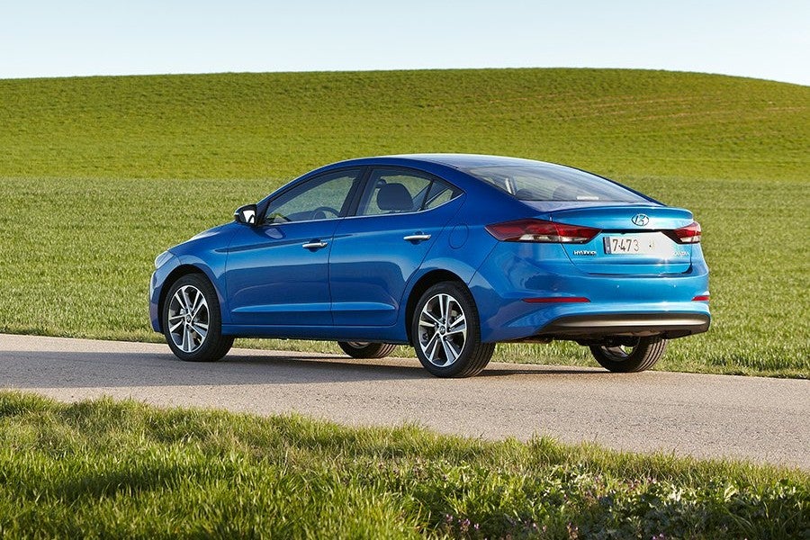 El Hyundai Elantra está disponible con cambio de doble embrague de 7 marchas.