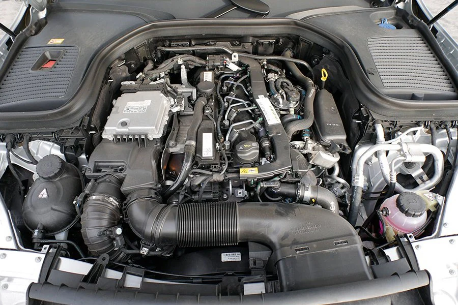 El motor 220 CDi destaca por sus prestaciones y el buen compromiso con su caja de 9 velocidades.