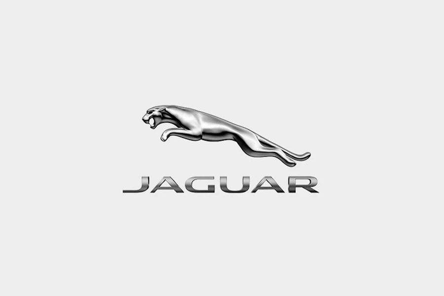 El logo de Jaguar es obra de Bill Ranking.