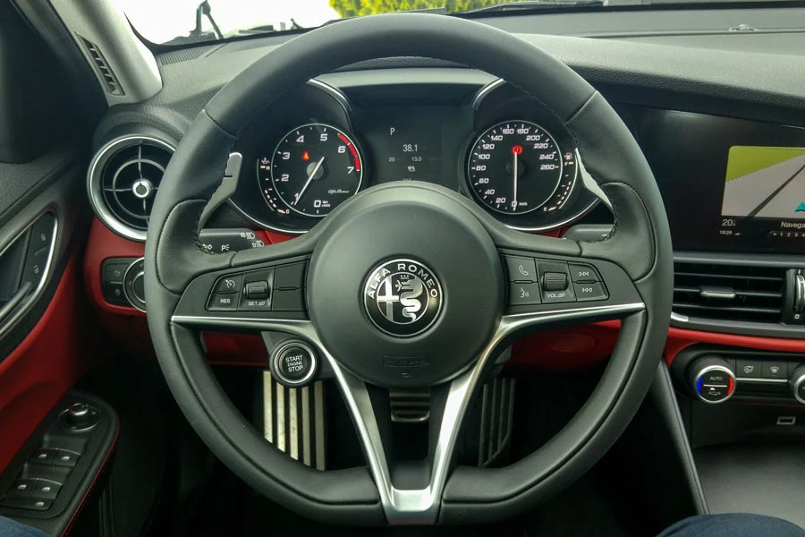 El consumo medio del Alfa Romeo Giulia es de, aproximadamente, 8 l/100 km.