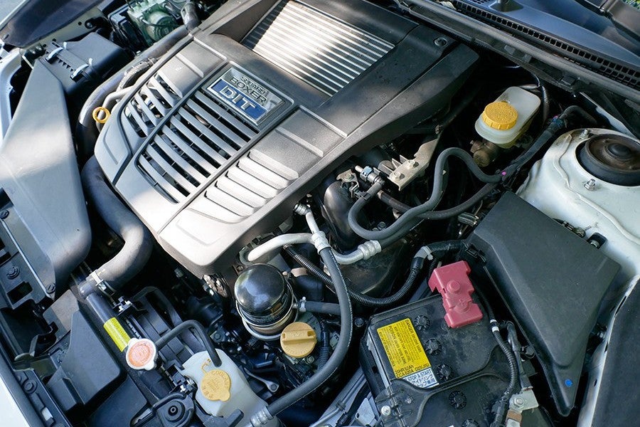 El motor bóxer de 4 cilindros sobrealimentado llega a los 170 CV con 1,6 litros de cilindrada.