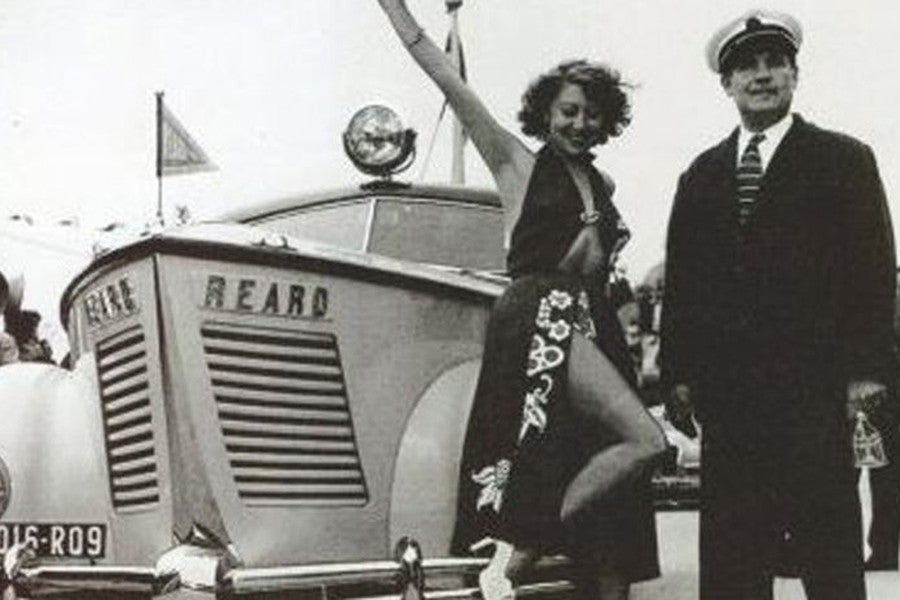 Qué tienen en común los coches y los bikinis
