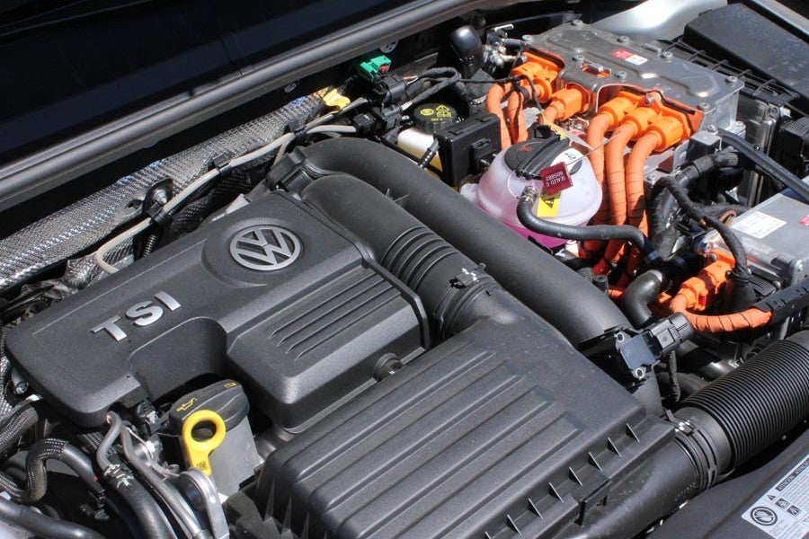 El motor de combustión del VW Passat GTE es un 1.4 de gasolina y turbo.