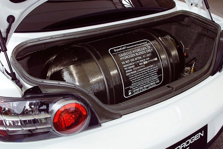 Depósito de hidrógeno en un Mazda RX8.
