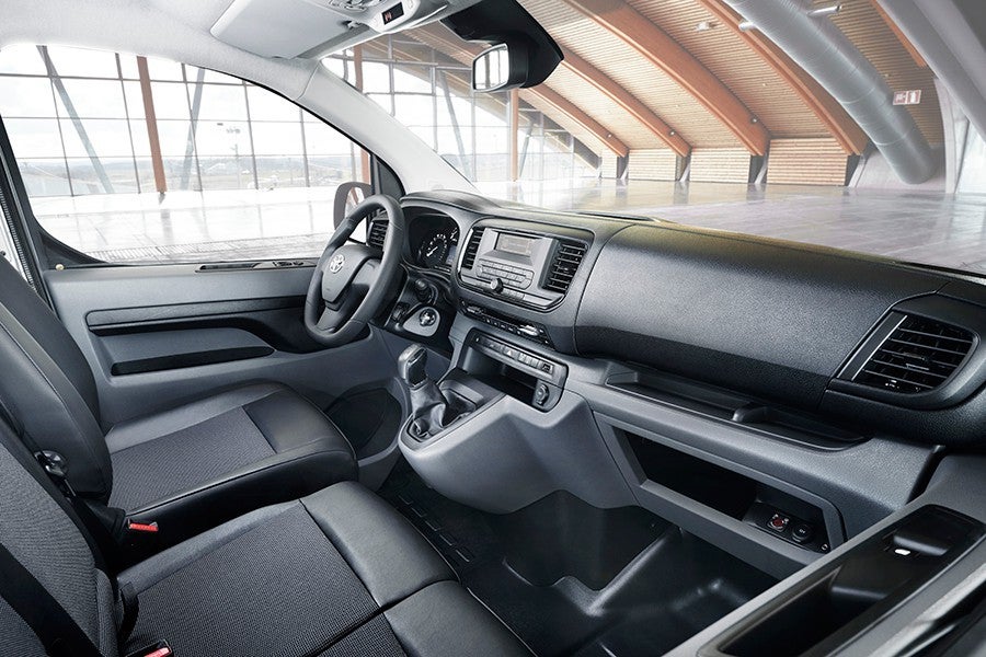 El interior tiene un diseño práctico y unas calidades buenas.