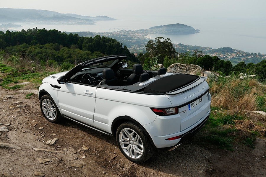 El equipamiento más exclusivo de este coche son sus vistas y el disfrute que es capaz de ofrecer.