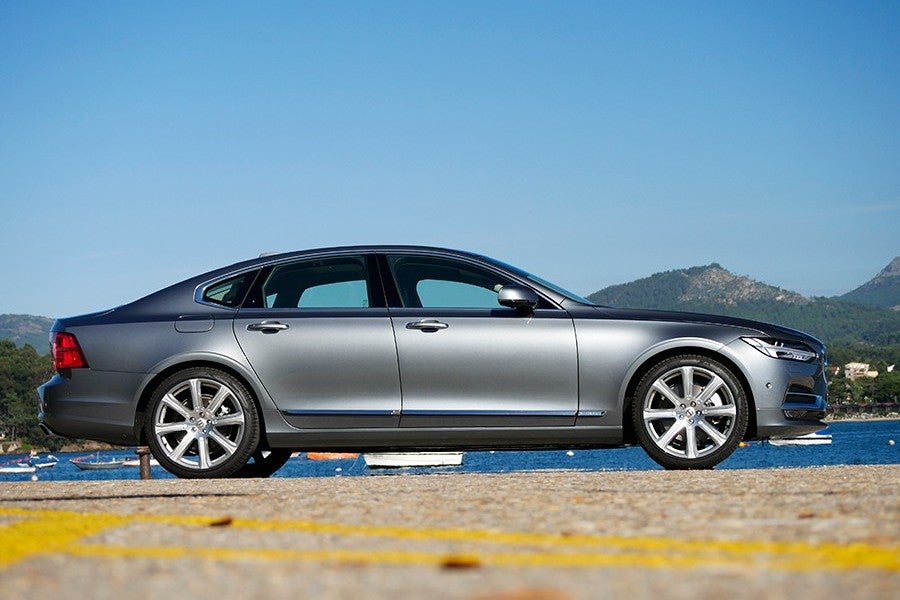 El Volvo S90 tiene un diseño muy atractivo.