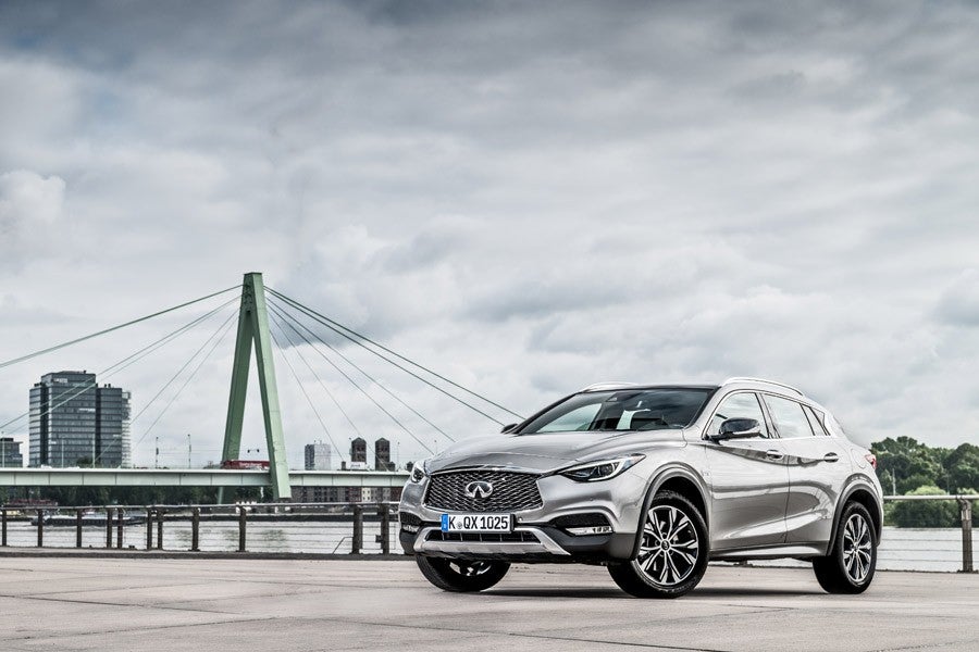 Infiniti QX30.