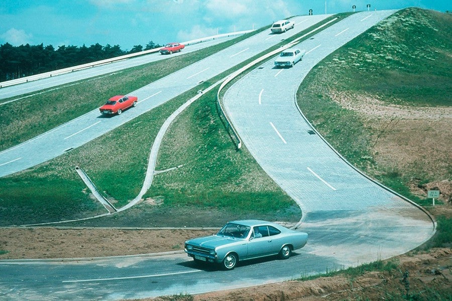 Varios modelos de Opel en pruebas en Dudenhofen.