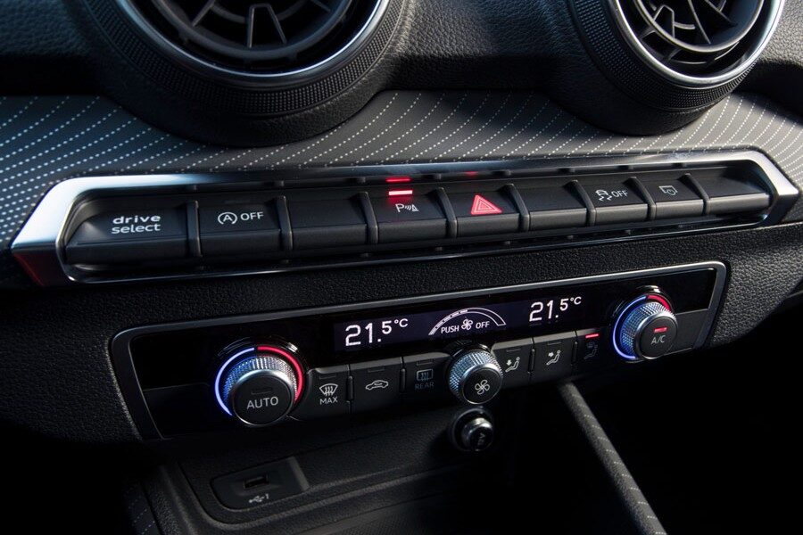 Según el acabado elegido, podemos tener climatizador bi-zona en el nuevo Audi Q2.