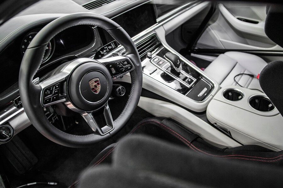En el interior del nuevo Porsche Panamera se ha puesto énfasis en las posibilidades de personalización.