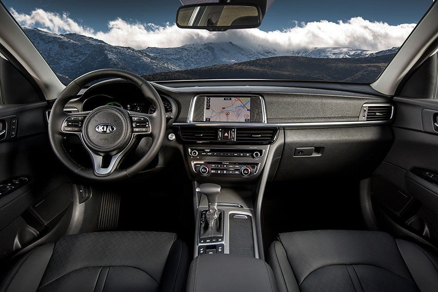 El interior del Kia Optima destaca por su amplitud.