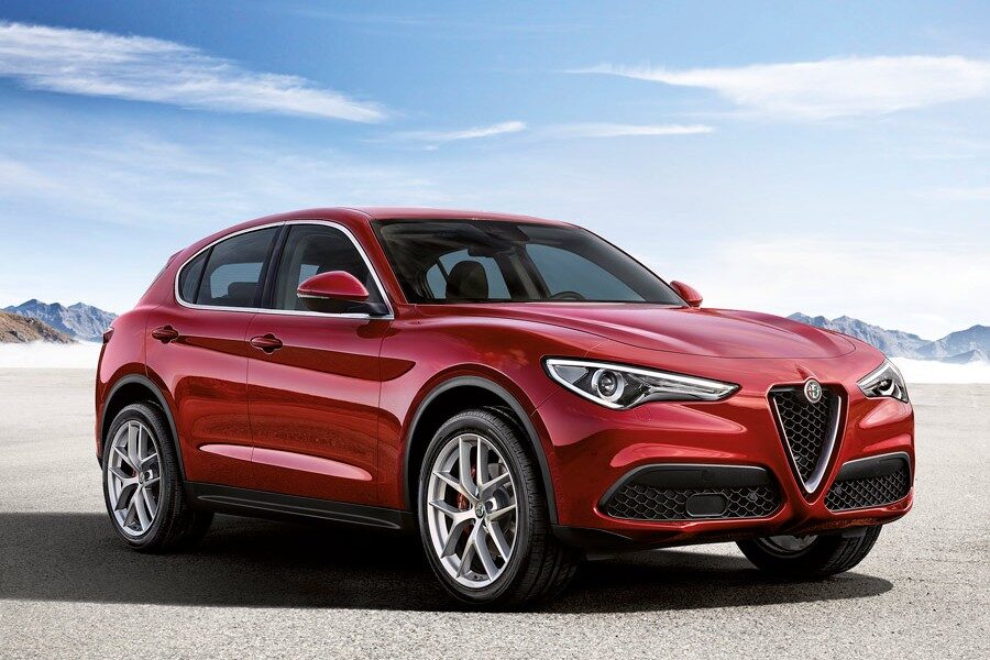 El nuevo Alfa Romeo Stelvio está disponible en una versión especial de lanzamiento con motor de gasolina de 280 CV y un precio de 62.000 €.