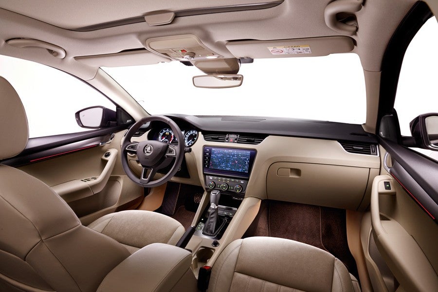 El interior del Skoda Octavia 2017 promete ser más acogedor que el del actual.