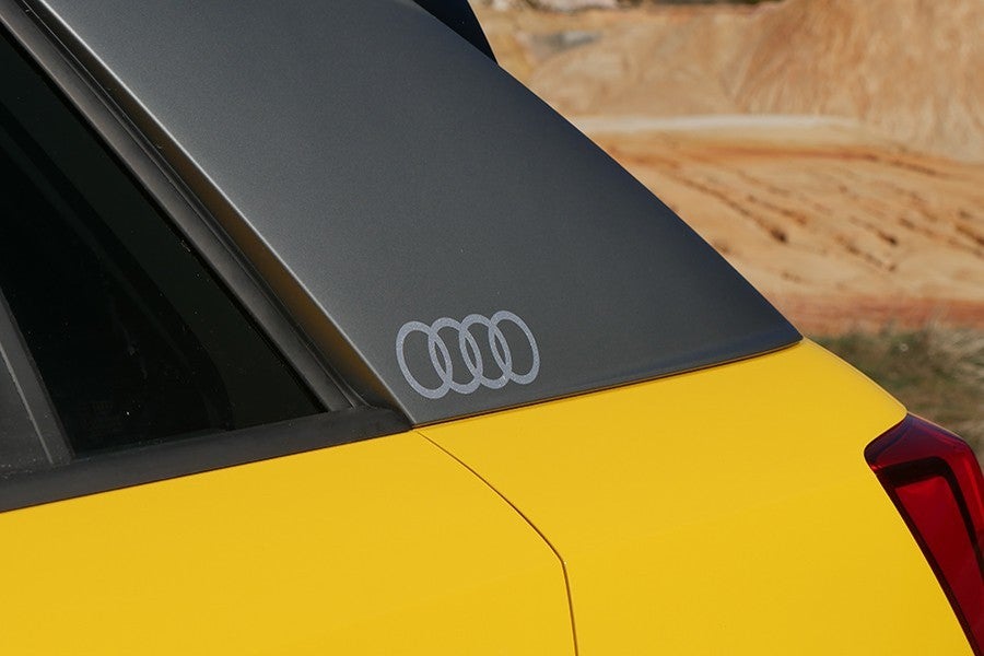 El pilar C tan grueso es un recurso que pretende evocar al mítico Audi Quattro.