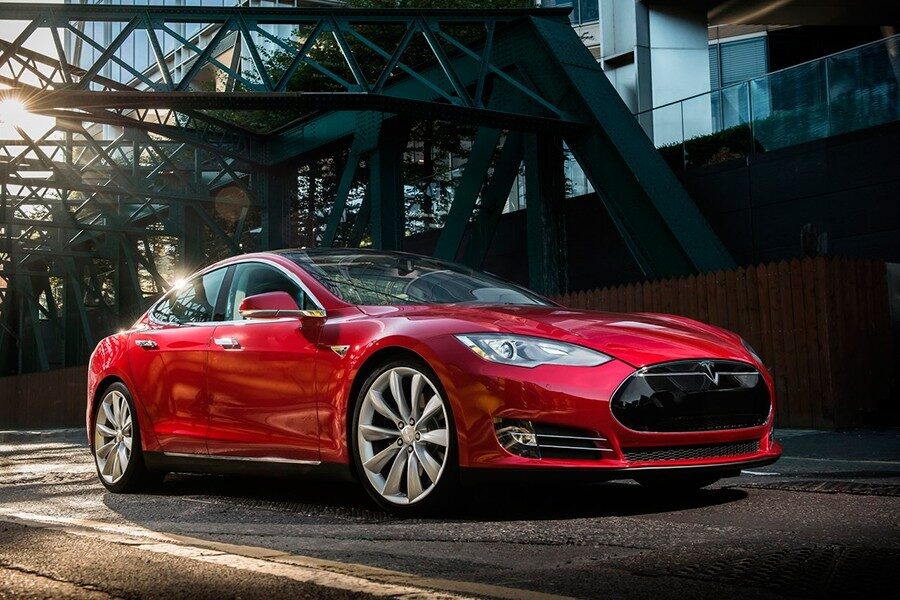 El Tesla Model S ha revolucionado el mercado de los coches eléctricos.