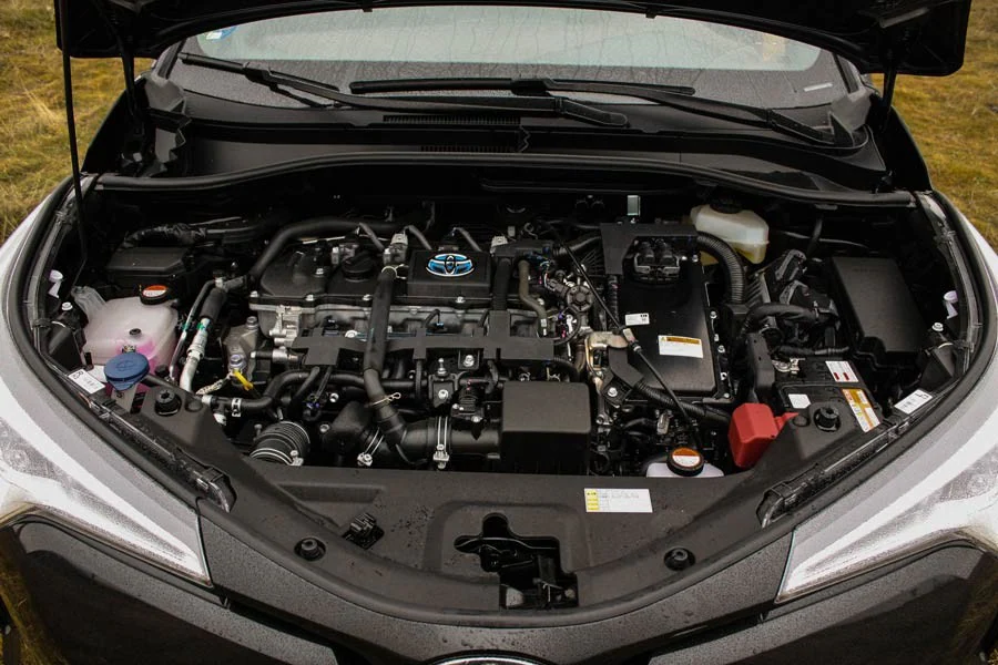 La potencia total del sistema híbrido del Toyota C-HR alcanza los 122 CV.