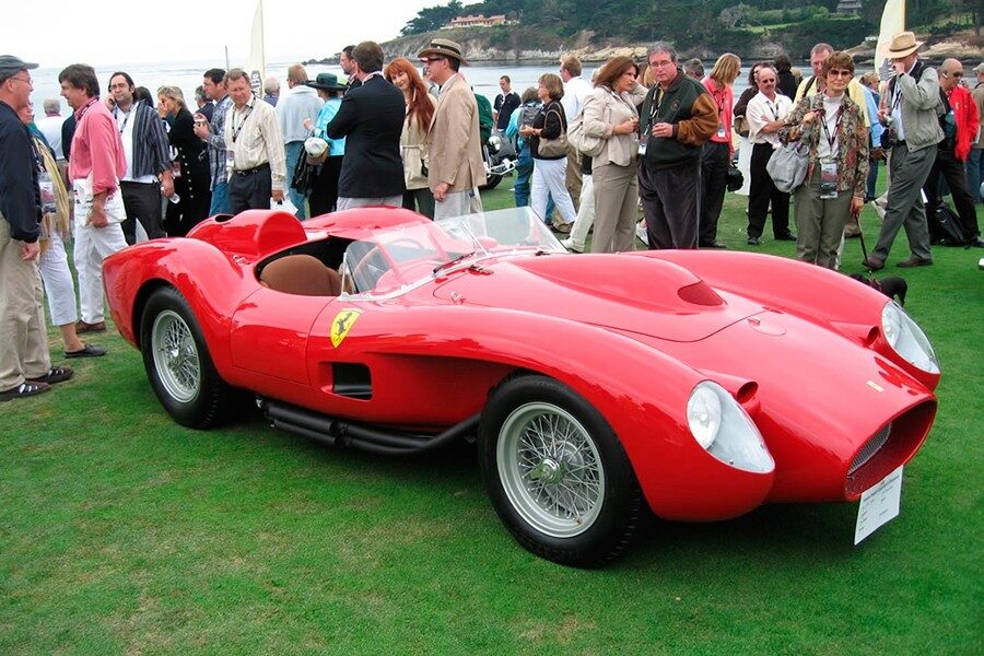 El Ferrari 250 Testa Rossa de 1957 es uno de los automóviles más bellos jamás fabricado.