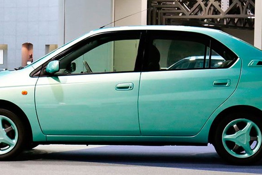 Así era el primer Toyota Prius.