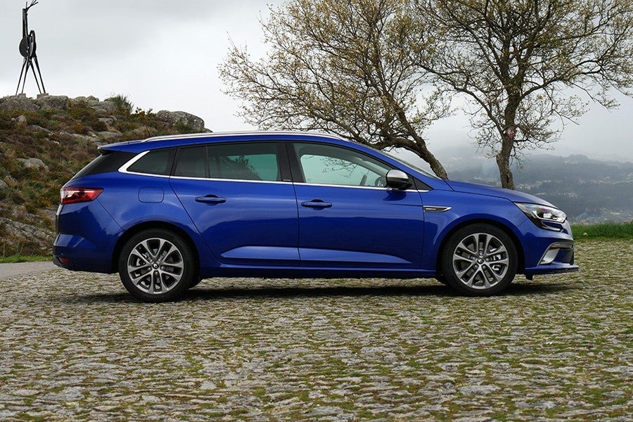La línea lateral es más deportiva que la de la berlina.