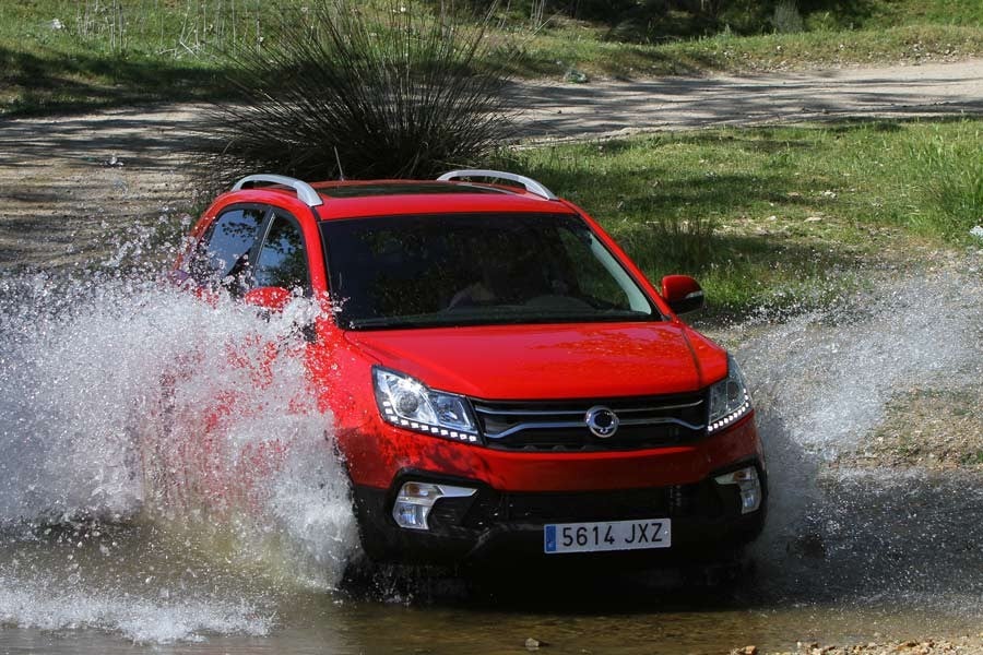 El nuevo Korando goza de una buena estabilidad, aunque la dirección debería ser un poco más directa.
