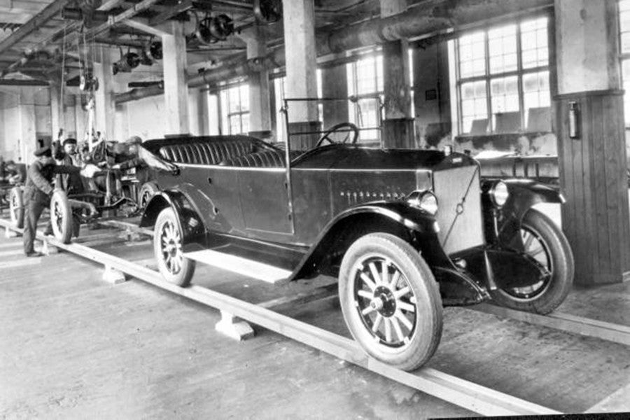 Así era el primer automóvil fabricado por Volvo.