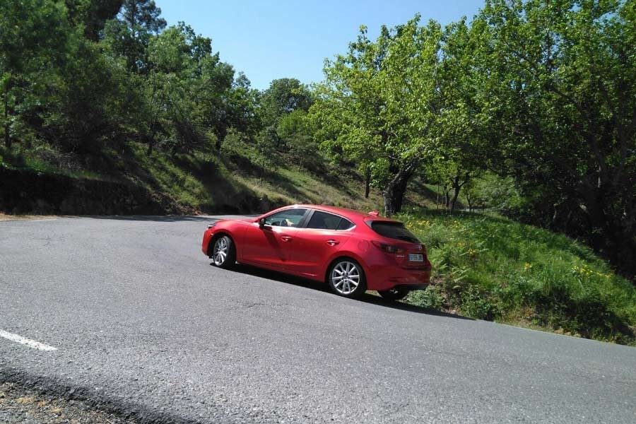 Imágenes dinámicas de la prueba del Mazda 3.