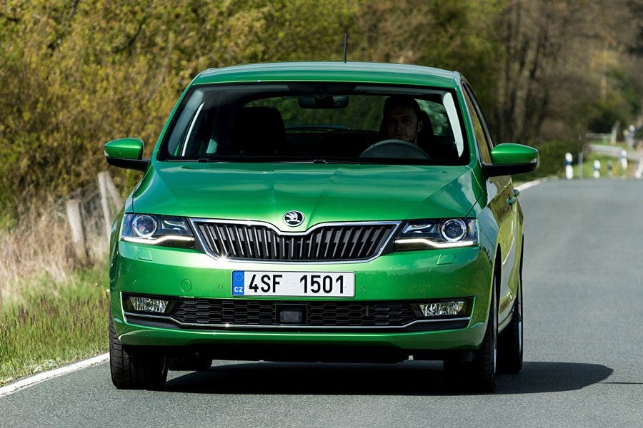 Según el motor elegido, podremos elegir los nuevos Rapid y Sapceback con caja de cambios manual de 5 o 6 marchas o automática de 7.