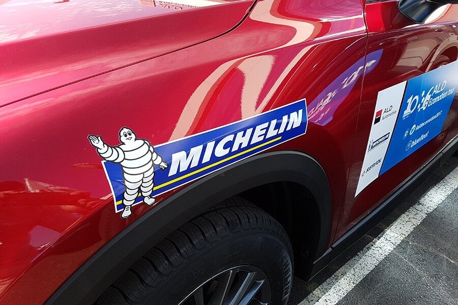 Todos los coches montaban ruedas Michelin.