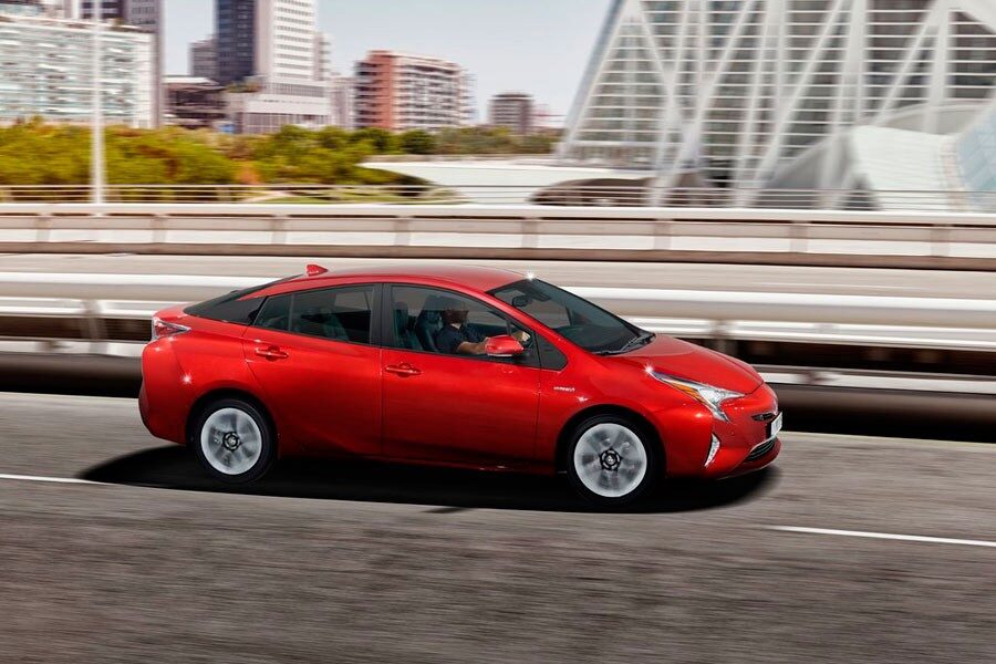 El Toyota Prius fue un auténtico pionero de la tecnología híbrida; en la imagen, su última generación.