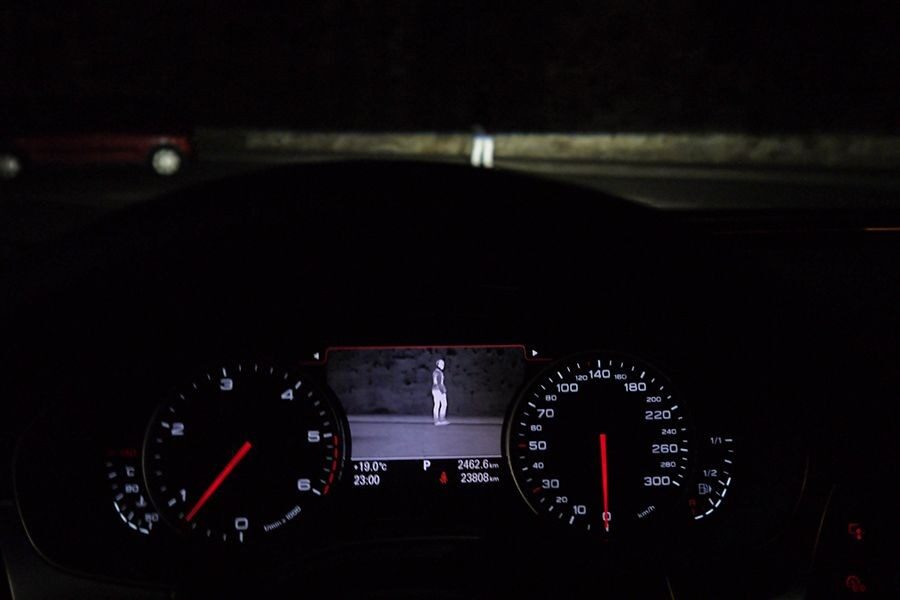 Qué sistemas del coche mejoran la conducción nocturna