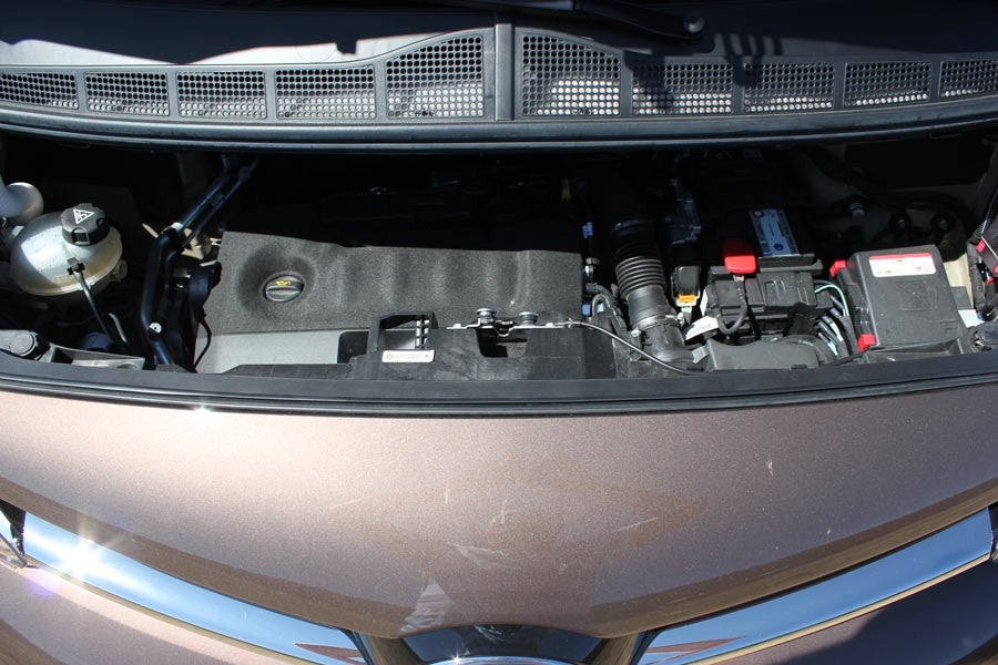 Vano motor de la Toyota Proace Verso 180 D.