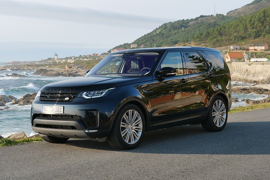 El maletero del Land Rover Discovery es una auténtica caverna.