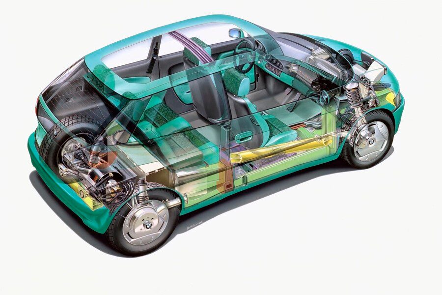 El BMW E1 estrenaba la disposición de las baterías bajo los asientos traseros y el motor sobre el eje.