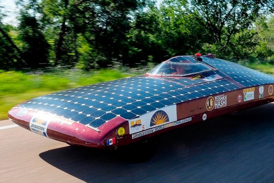 Los coches deben ser aerodinámicos y ofrecer una gran superficie expuesta al sol para sus células fotovoltaicas.