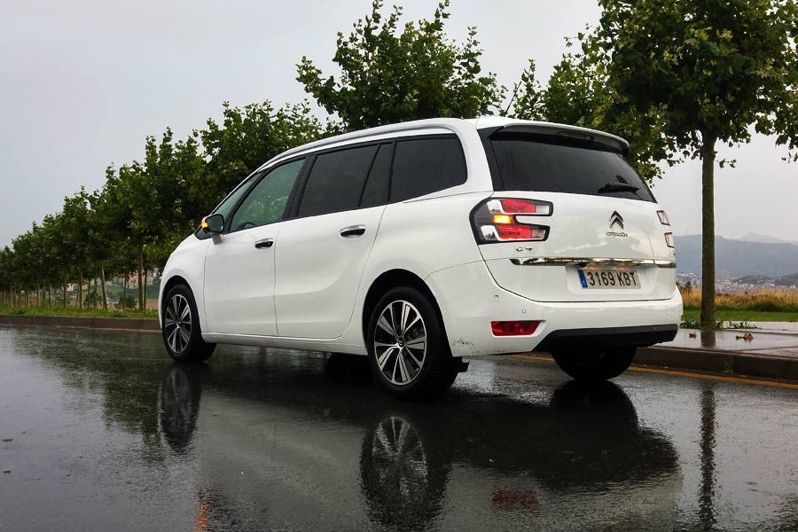 Tras una semana de prueba, el ordenador de a bordo marcaba un consumo medio de 5,7 l/100km.