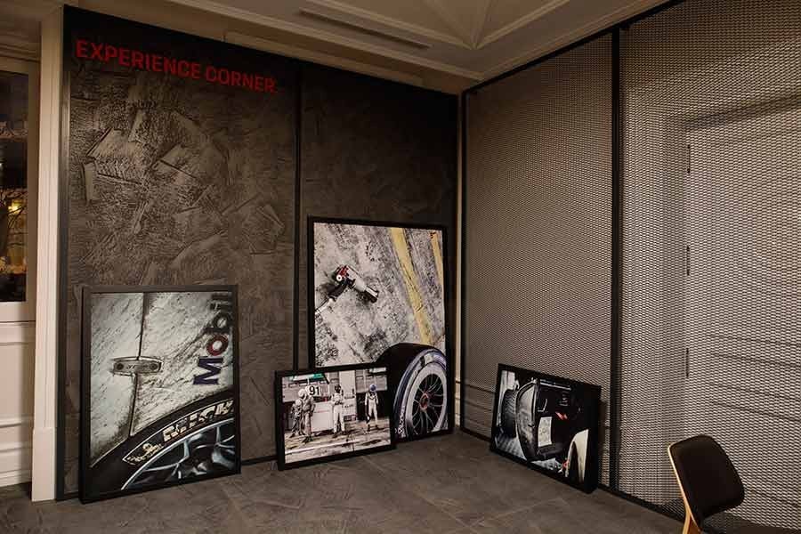 Tienda efímera Porsche: cuadros de Manu Campa