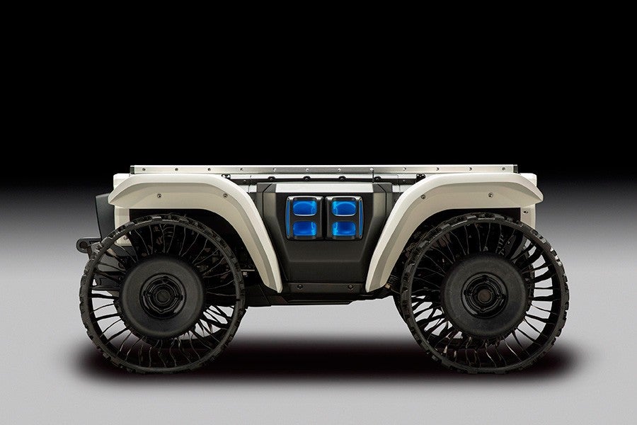 El concepto 3E-D18 dispone de GPS y autonomía basada en sensores, que son capaces de guiar la unidad en casi cualquier entorno.