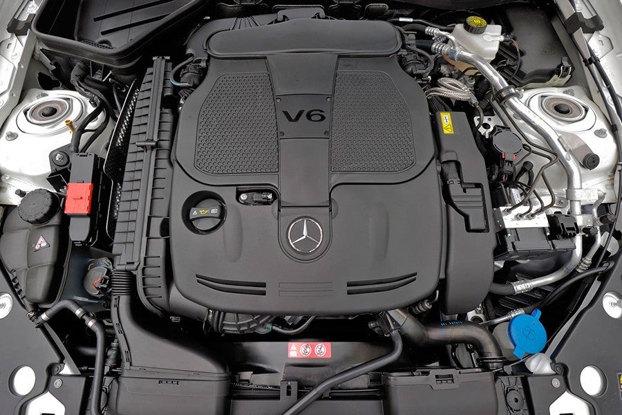Por qué Mercedes cambia el V6 por 6 en línea