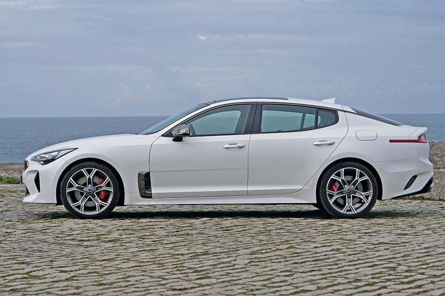 La silueta y las proporciones del Stinger recuerdan al Panamera.