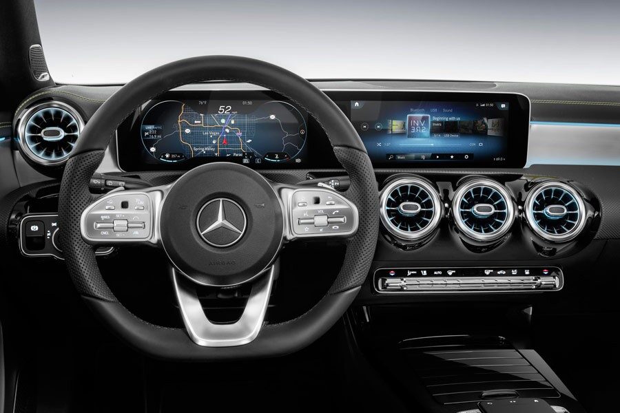 El interior del Mercedes Clase A 2018 es mucho más moderno y tecnológico.