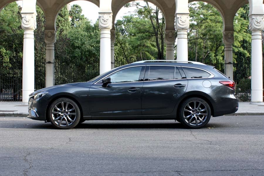 El Mazda6 familiar mide 4,8 metros de longitud.
