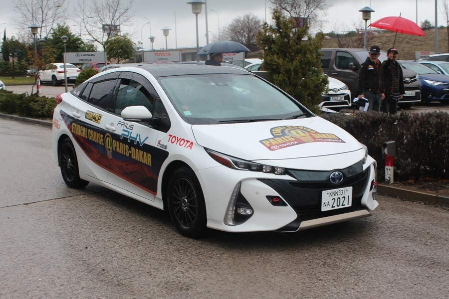 El París-Dakar a bordo de un Toyota Prius PHEV