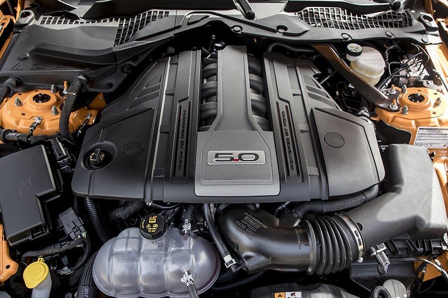 El V8 del restyling aumenta la potencia hasta los 450 CV.