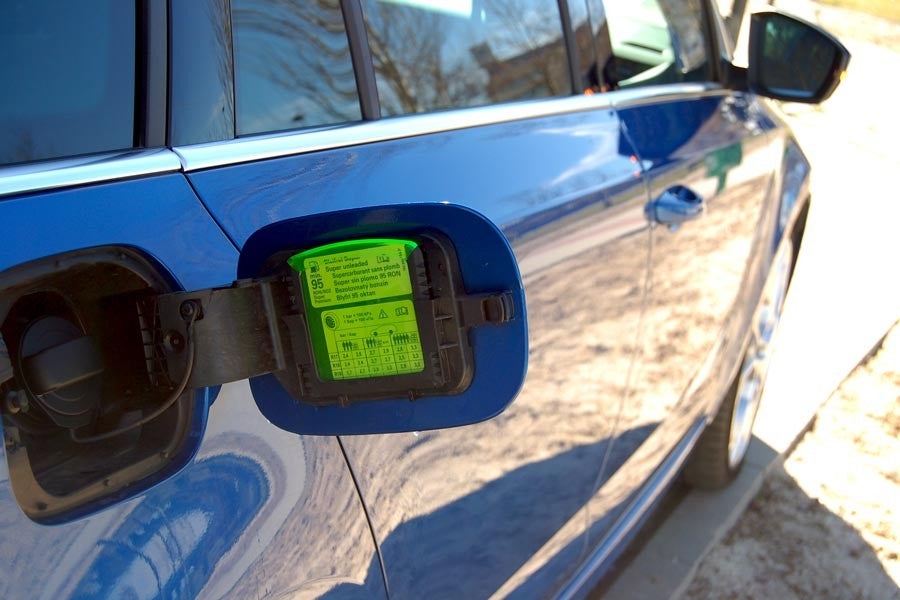 Skoda tiene detalles inteligentes como este rascador para el hielo