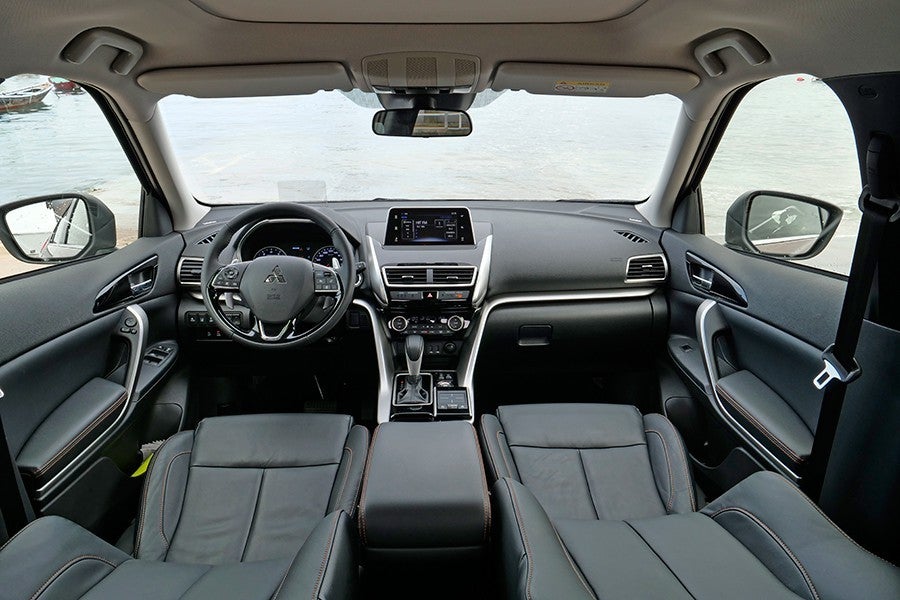 El interior del Eclipse Cross es amplio y está bien resuelto.