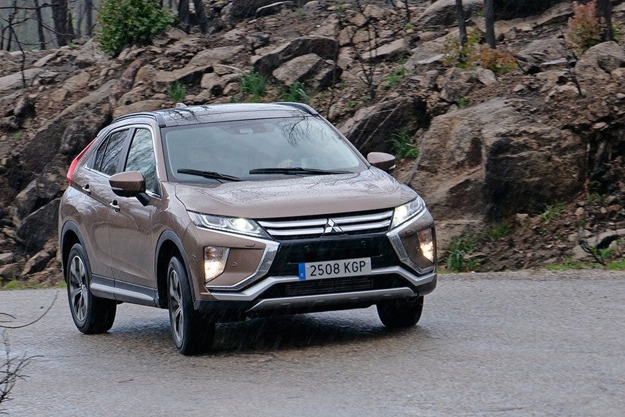 Sobre el firme deslizante el Eclipse Cross tiene en el ESP a su mejor aliado.