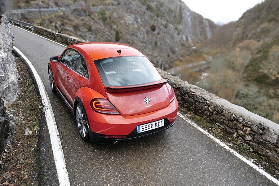 El motor turbo de 220 CV hace que el Beetle sea muy divertido.