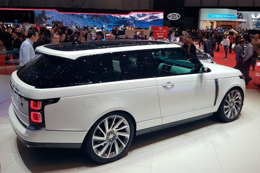 El Range Rover SV Coupé es la variante de dos puertas y cuatra plazas del buque insignia de la firma.