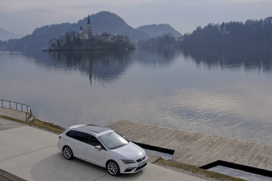 Situado a los pies de los Alpes Julianos en Eslovenia se encuentra el lago de Bled.